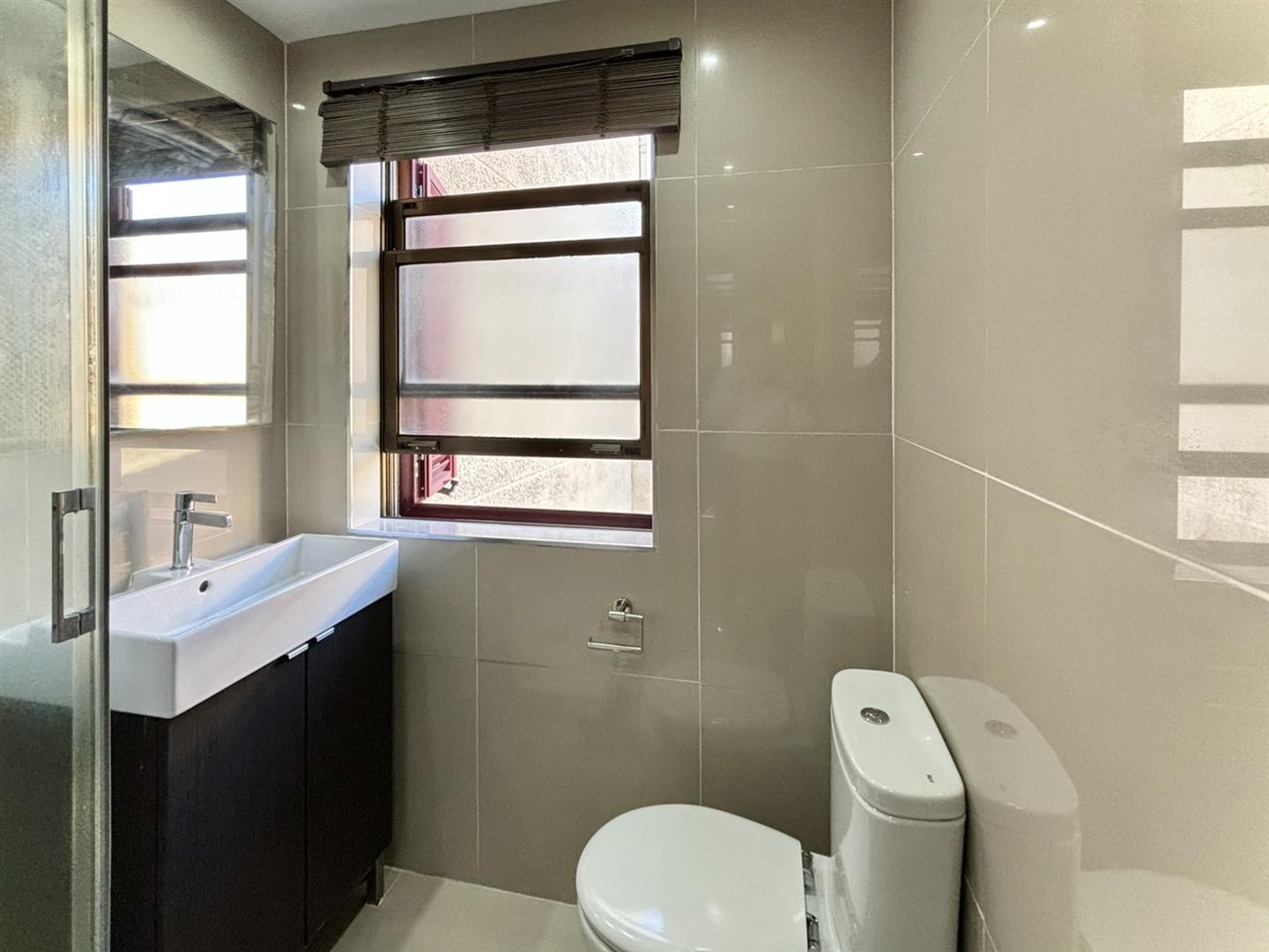 Image of Apartment - 3 Bedrooms - 1 Bathrooms for Sale in Rosia Plaza-Gibraltar, Image 8